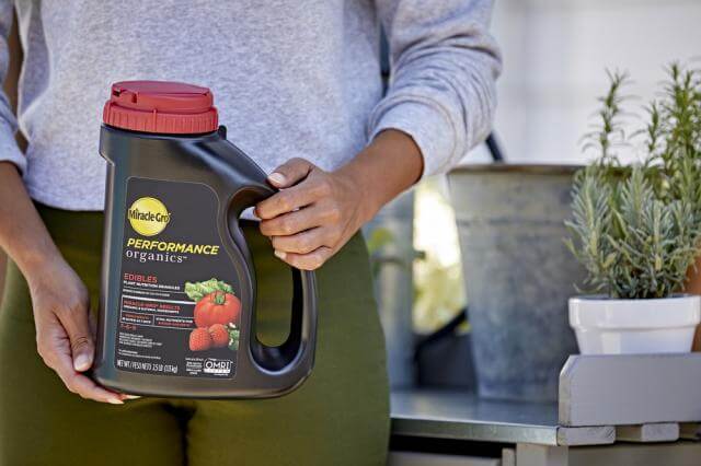 Miracle-Gro® Performance Organic® Edibles Plant Nutrition Granules